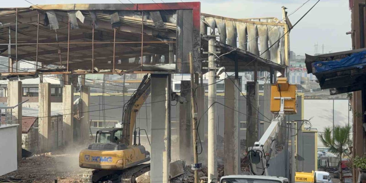 Dilovası Parfüm Fabrikasında Faciadan 12 Gün Sonra Yıkım