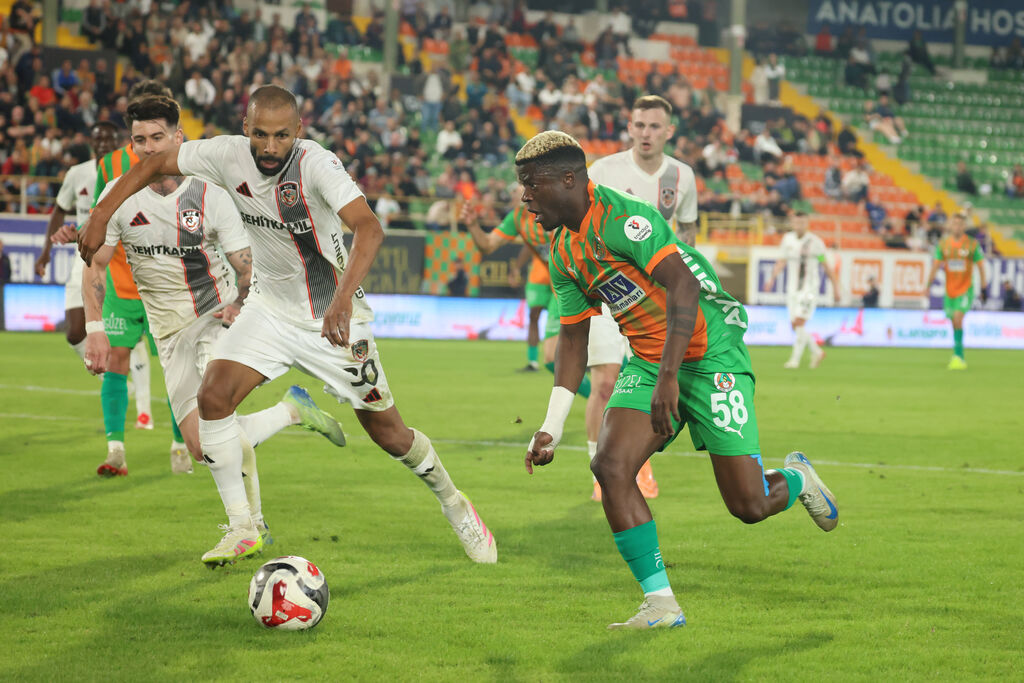 Transfer Uzmanı Yine Devrede: Bedavaya aldı Fenerbahçe'ye satıyor