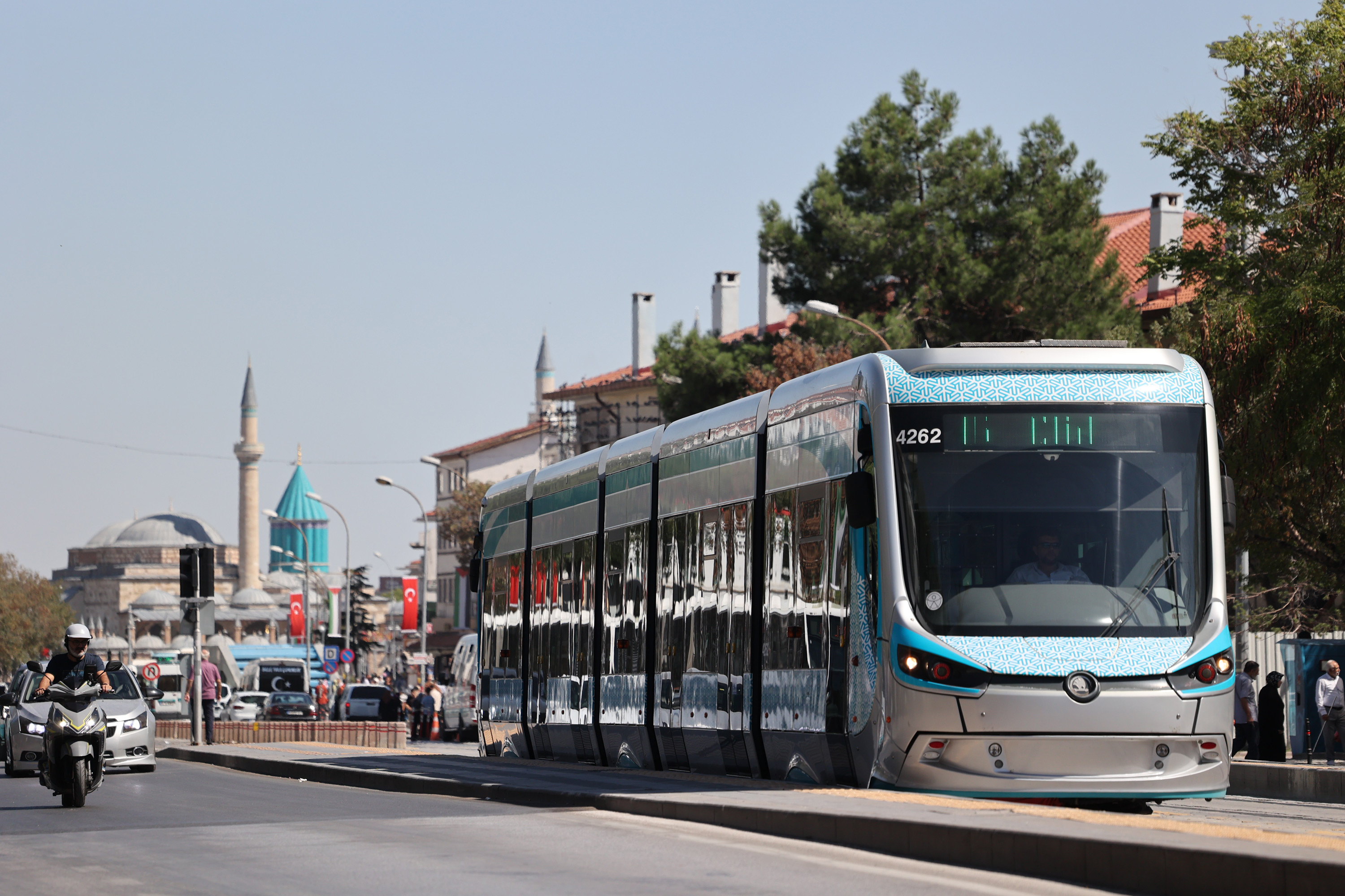 Konya'da Önemli Toplu Ulaşım Düzenlemesi: Tramvay Duraklarının Konumu Değişti