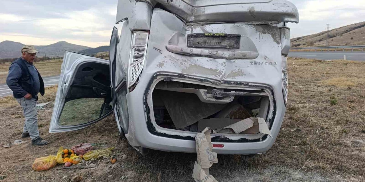 Bolvadin Kurudere kavşağında kaza: 7 kişi yaralandı