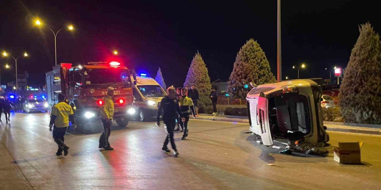 İki SUV Çarpıştı, 2 Kişi Yaralandı