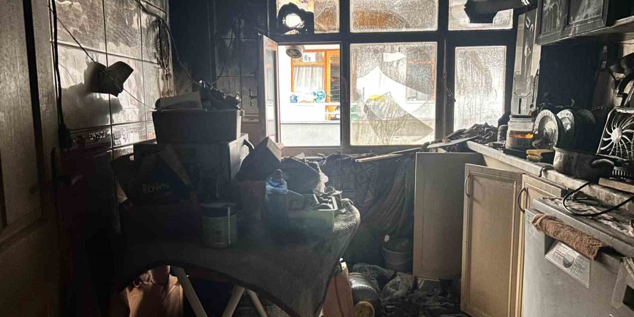 Evini ateşe verdi, balkona çıkıp izledi