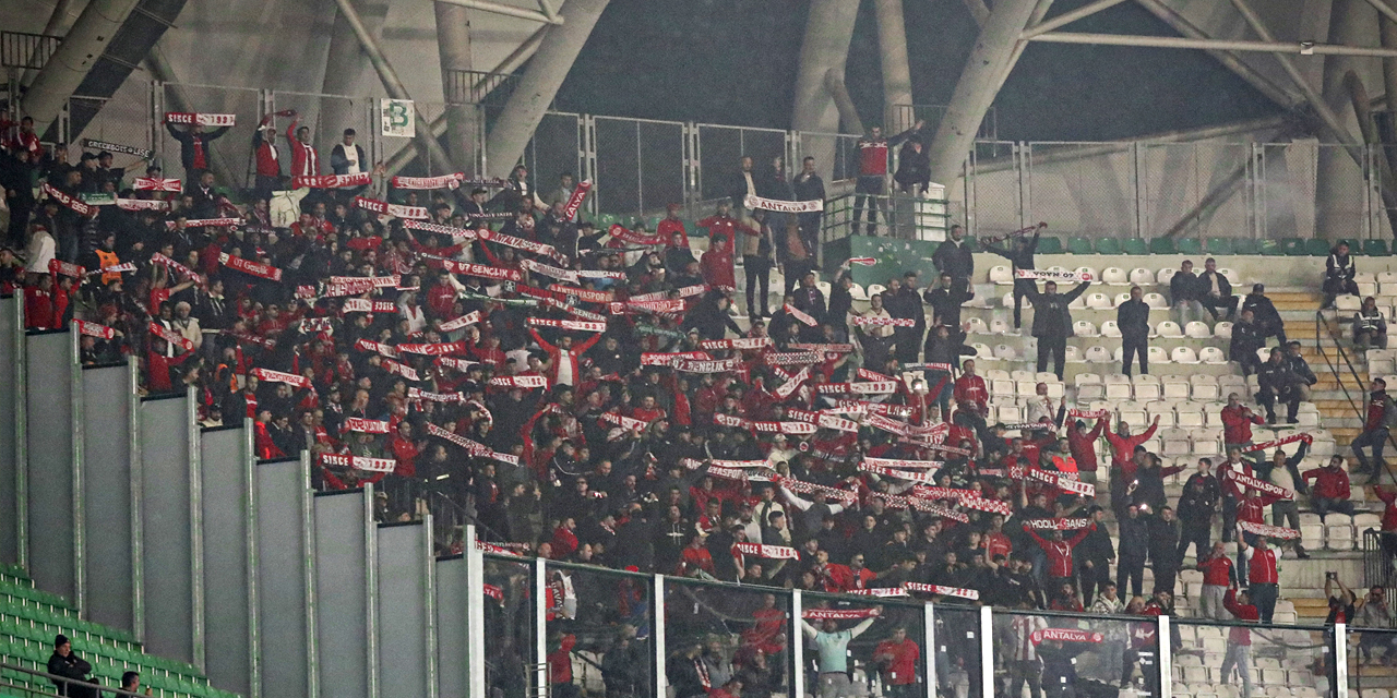 Antalya taraftarı Konya'ya kavga için gelmiş
