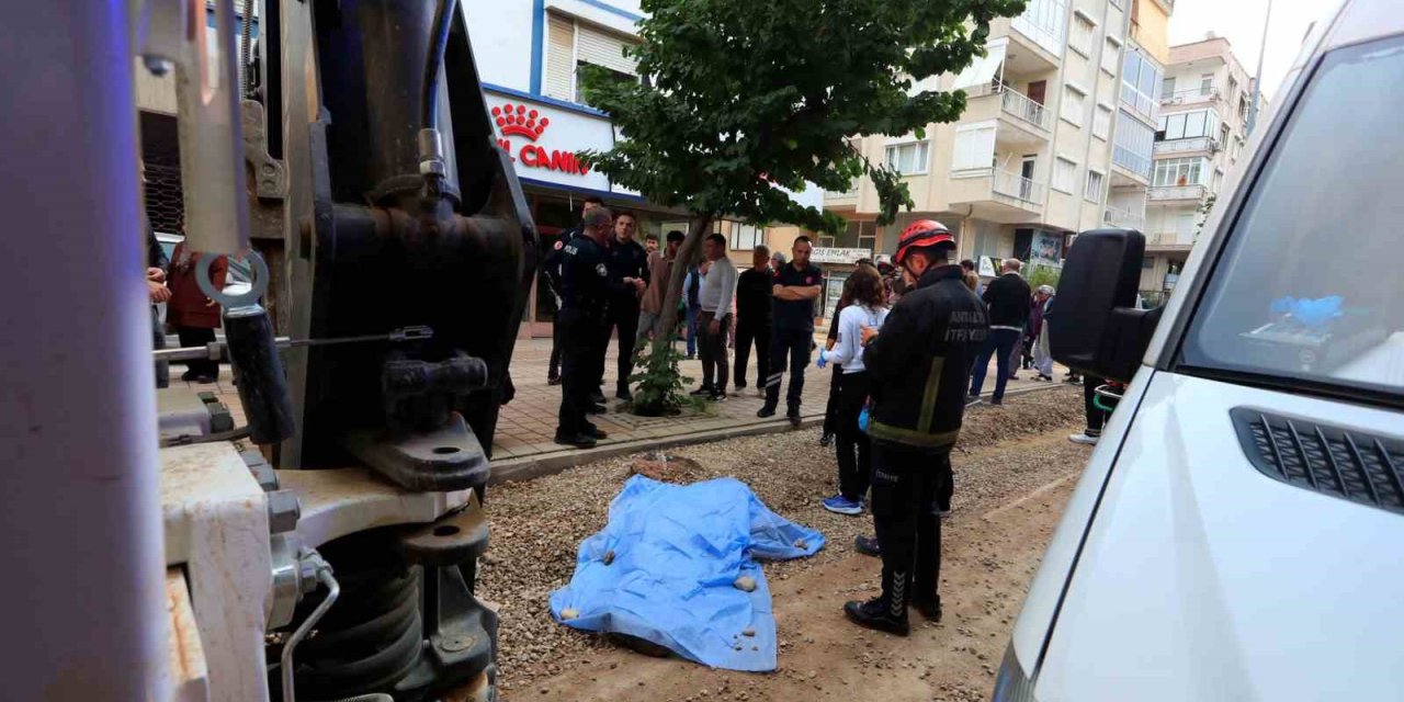 Ekmek almaya giden adam kepçenin altında can verdi