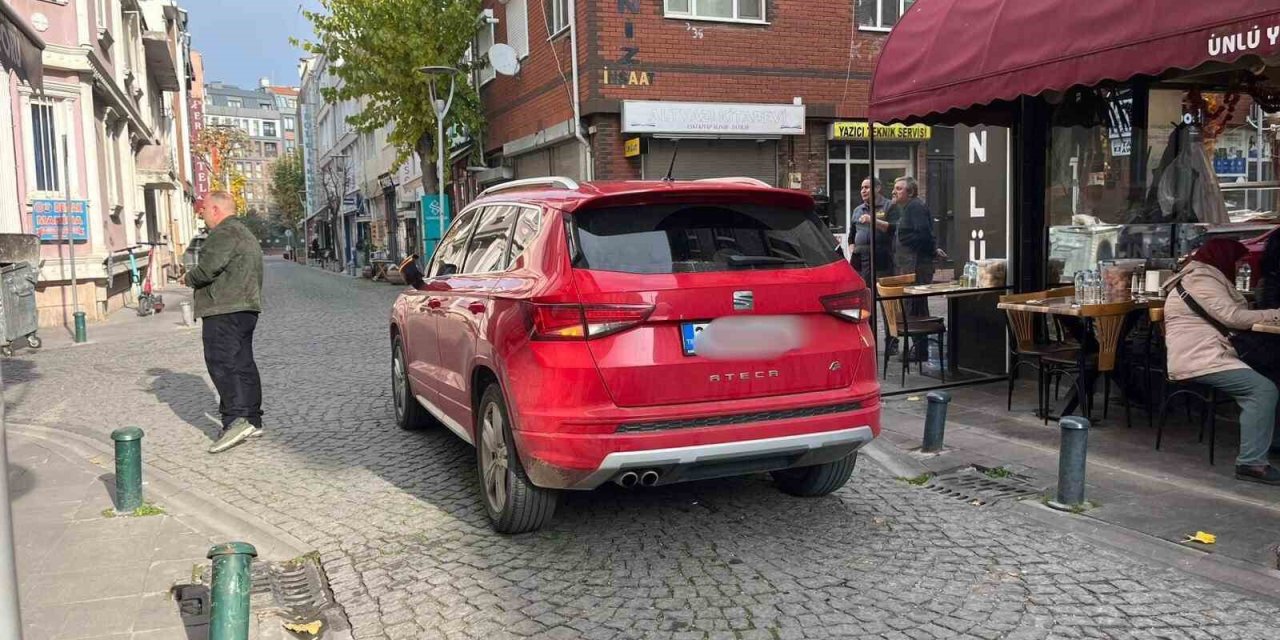 Kavgaya Davetiye: Sokak Ortasına Öylece Bırakıp Gitti