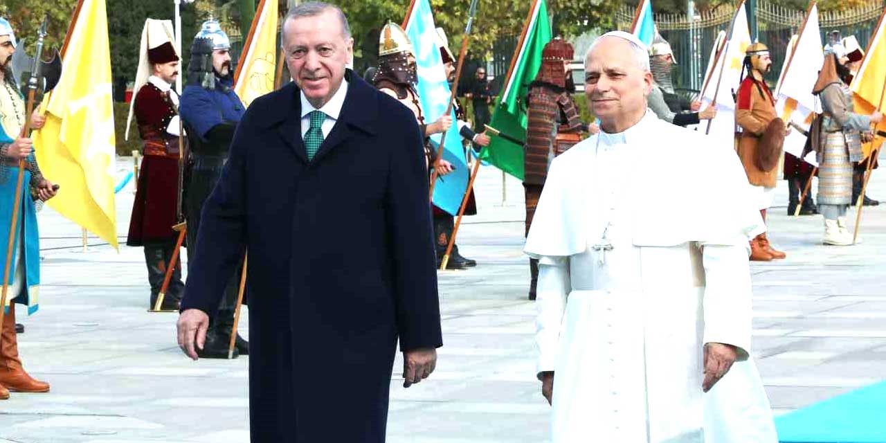 Papa 14. Leo'nun İlk Dış Ziyareti Türkiye'ye: Ankara'da Resmi Karşılama