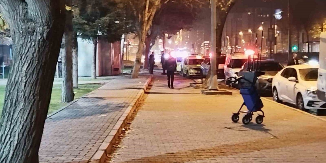 Parkta Şüpheli Çanta Paniği: Bomba Uzmanları Harekete Geçti