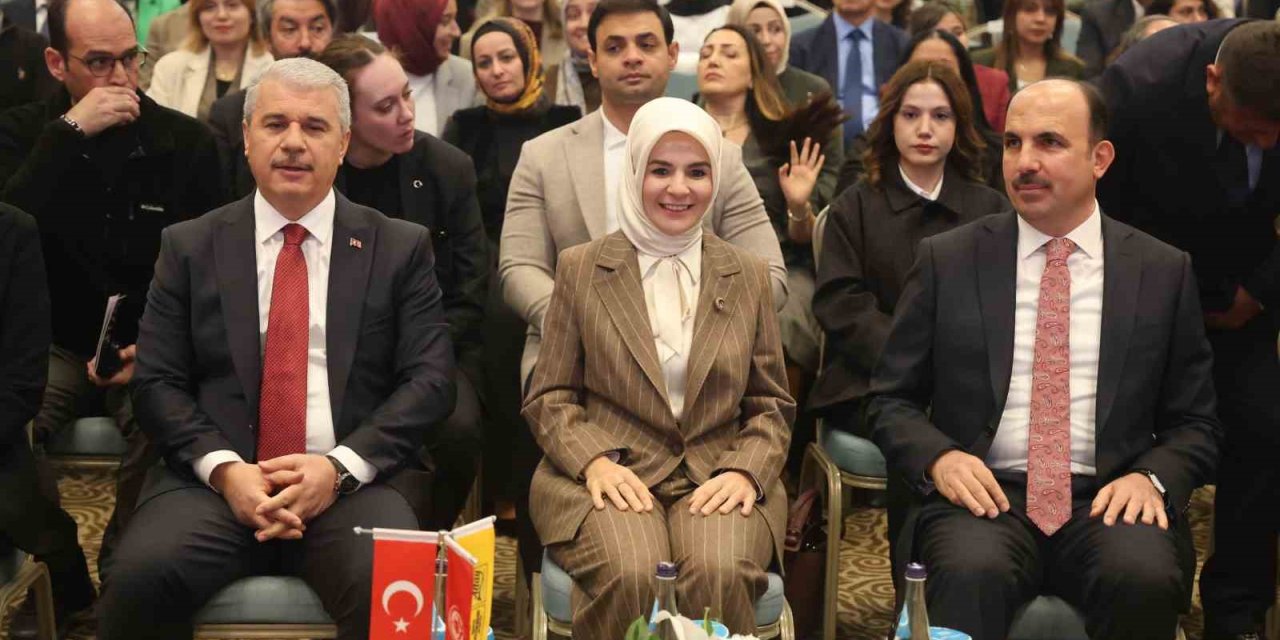 Konya'daki Şurada Aile Kurumunun Zayıflaması Masaya Yatırıldı