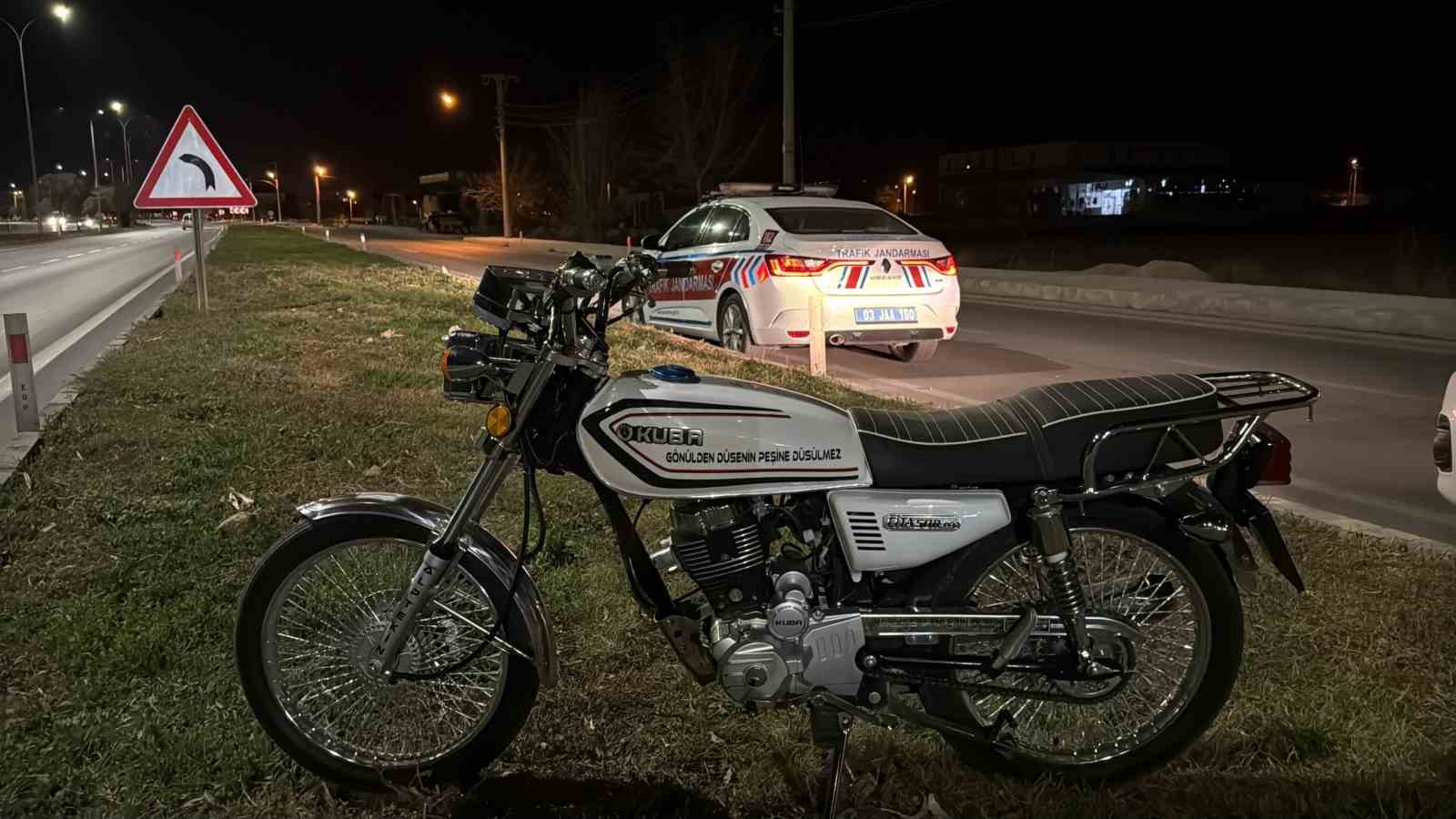 'Gönülden düşenin peşine düşülmez yazıyordu' kaldırıma çarpıp yaralandılar