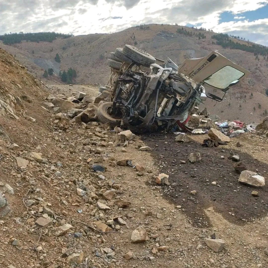 Beton mikseri 20 metreden düştü şoför yaralı