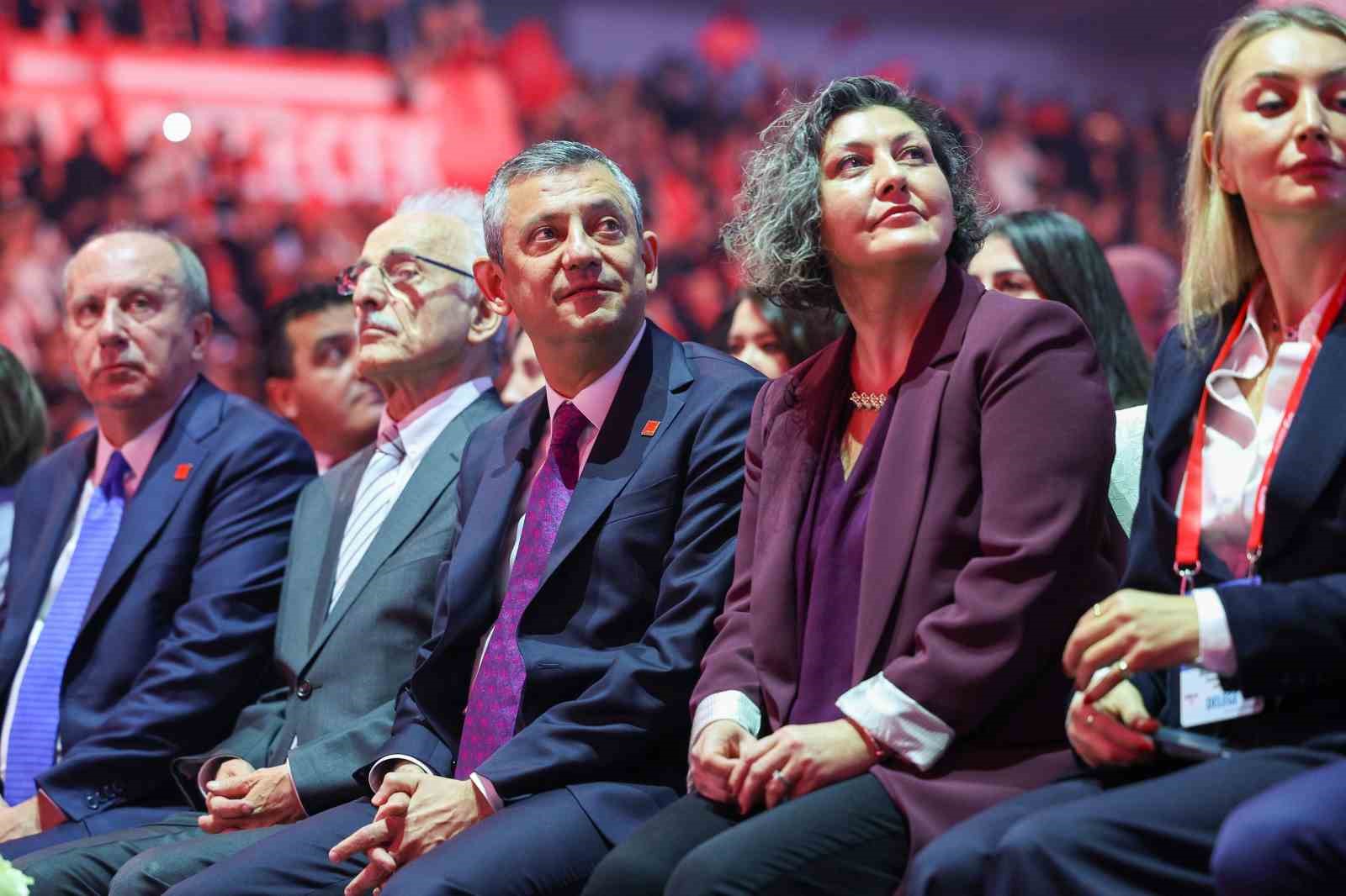 CHP Kurultayında Özgür Özel’in listesi firesiz geçti