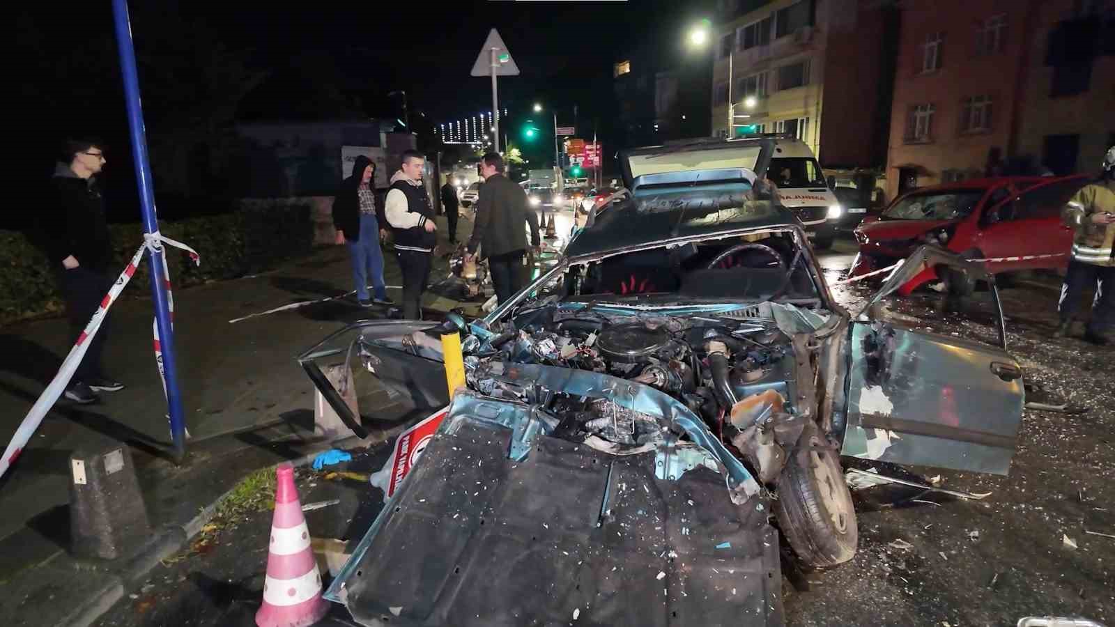 Bir TOFAŞ daha hurda oldu içindekiler hastanelik