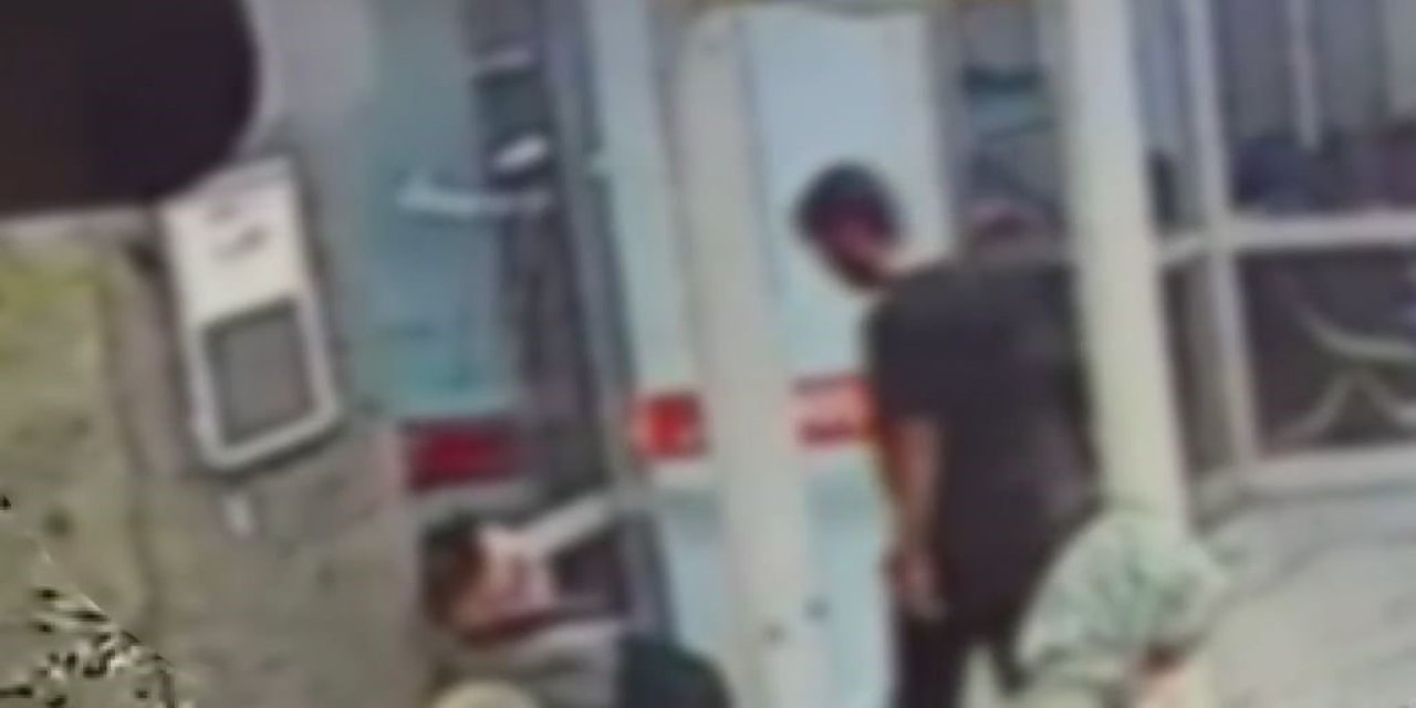 Hastanede beklerken uyuyakalan adamın telefonunu çaldı
