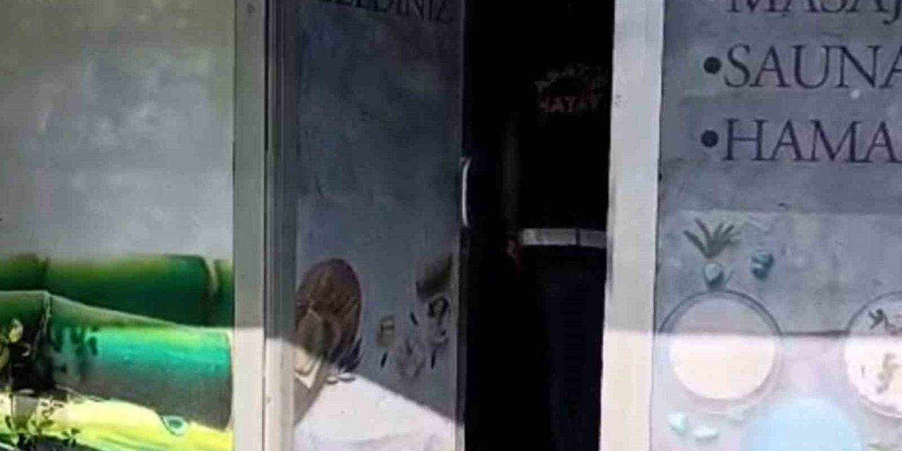 Fuhuş Operasyonunda Gizli Bölmede 9 Kadın Yakalandı