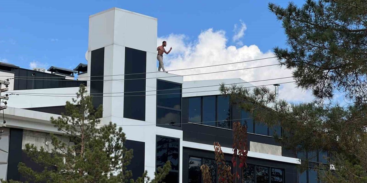 Konya'da Alacak Gerilimi: Çatıya Çıkan İşçi 3 Saatte İkna Edildi