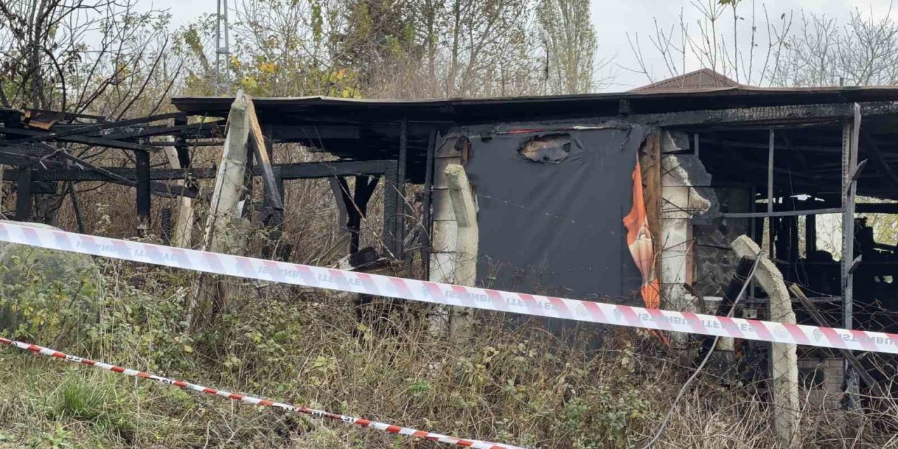 Barakadaki soba canından etti