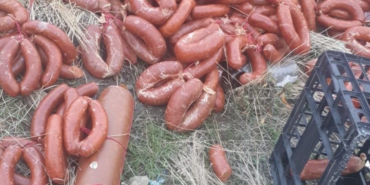 Ankara'da Skandal: Boş Araziye Sucuk, Kavurma ve Salam Atıldı