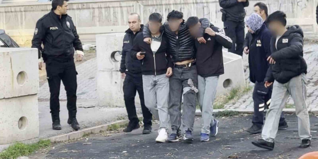 İki günde iki çocuk akranları tarafından bıçaklandı