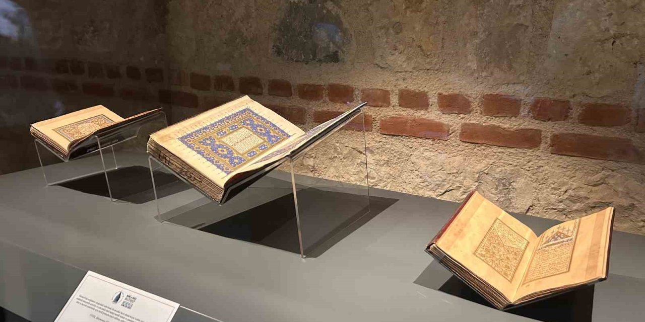 Konya'dan İlhamla: 700 Yıllık Mesnevi Tarihi İstanbul'da Sergileniyor