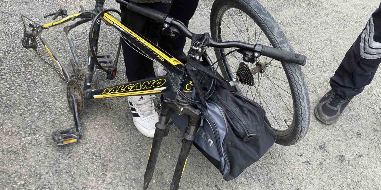 Kilidini açamayınca tekerini söküp çaldılar