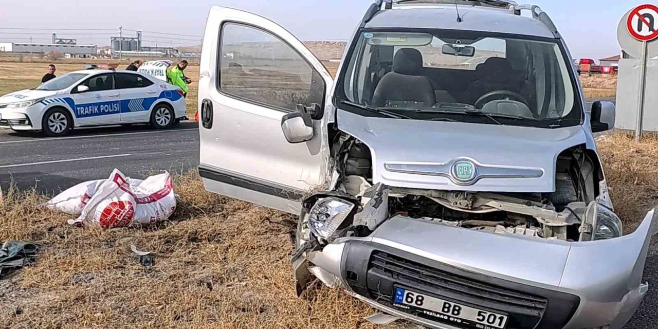 Hastane dönüşü kaza yapıp hastanelik oldular