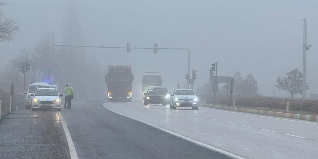 Konya-Kulu yolunda sis kazalara neden oldu: 2 kişi yaralandı
