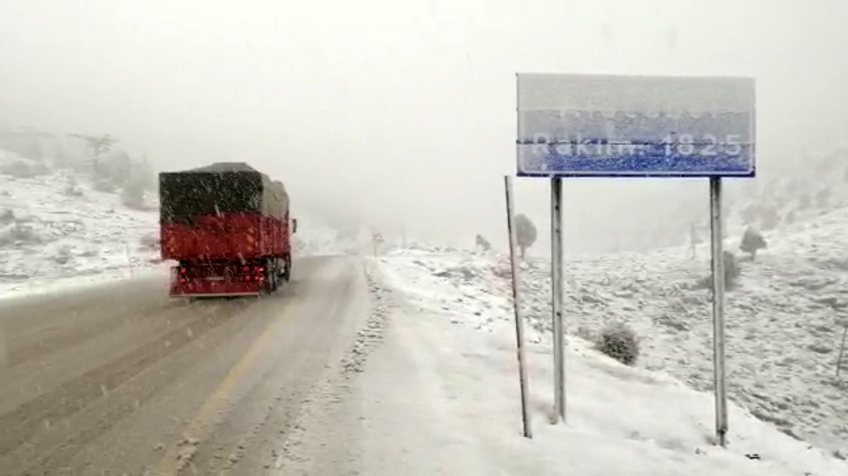 Konya-Antalya sınırı bembeyaz