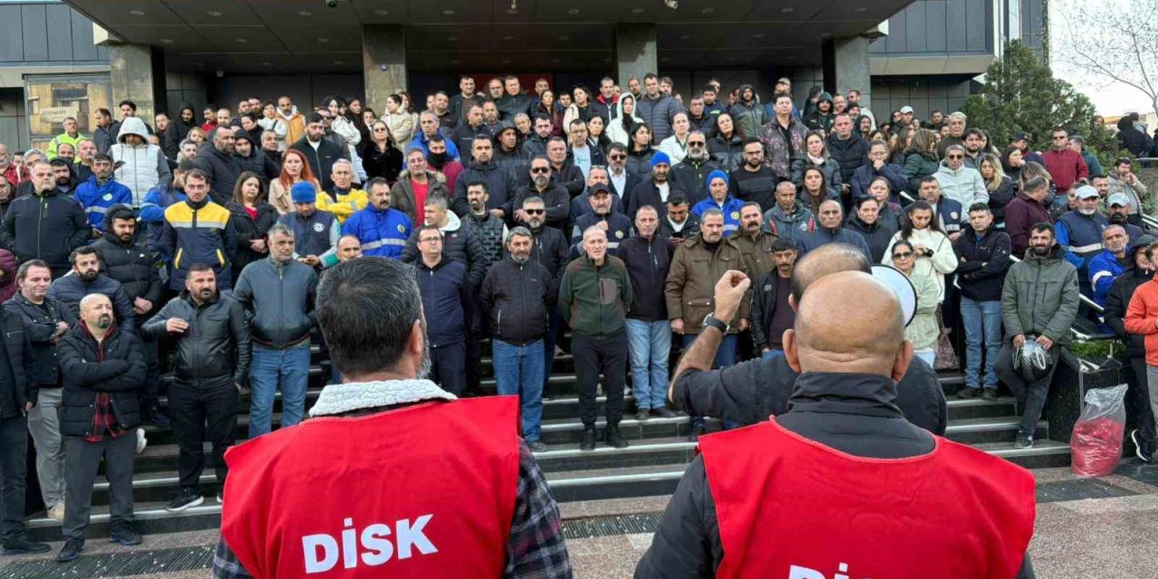 İzmir'de Çöp Krizi Kapıda: İşçiler İş Bıraktı