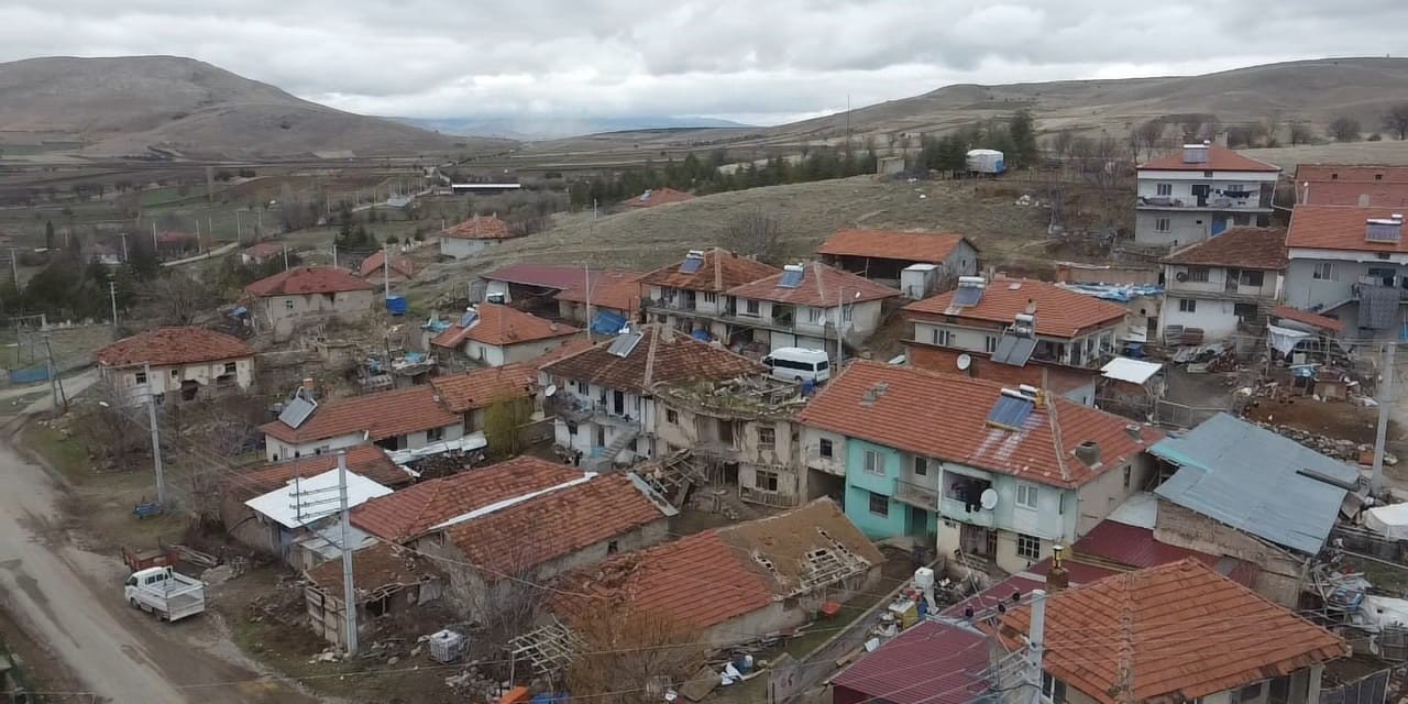 Vatandaşlar isyanda: İcikli'ye girenle bağlantı kesiliyor