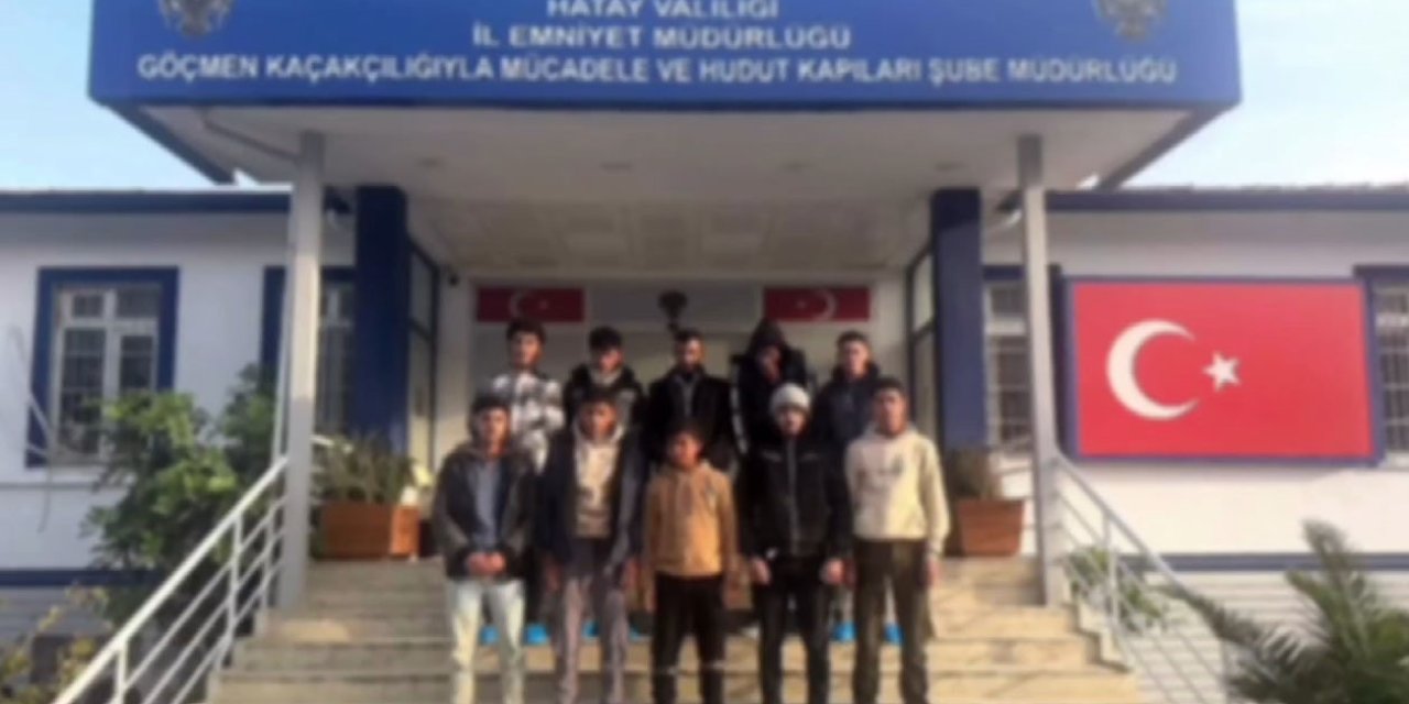 Avrupa ümidiyle kamyonet kasasında 10 kaçak göçmen yakalandı