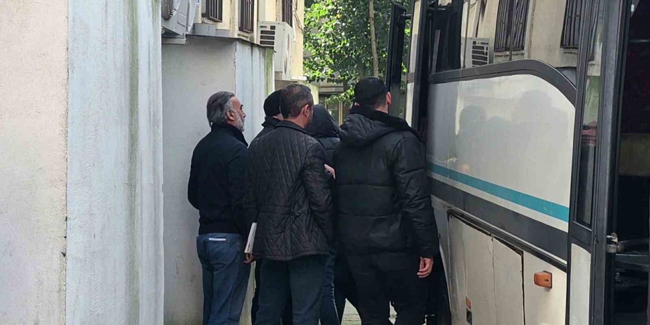 Adliyedeki altın ve gümüş soygununa ilişkin 13 şüpheli adliyede