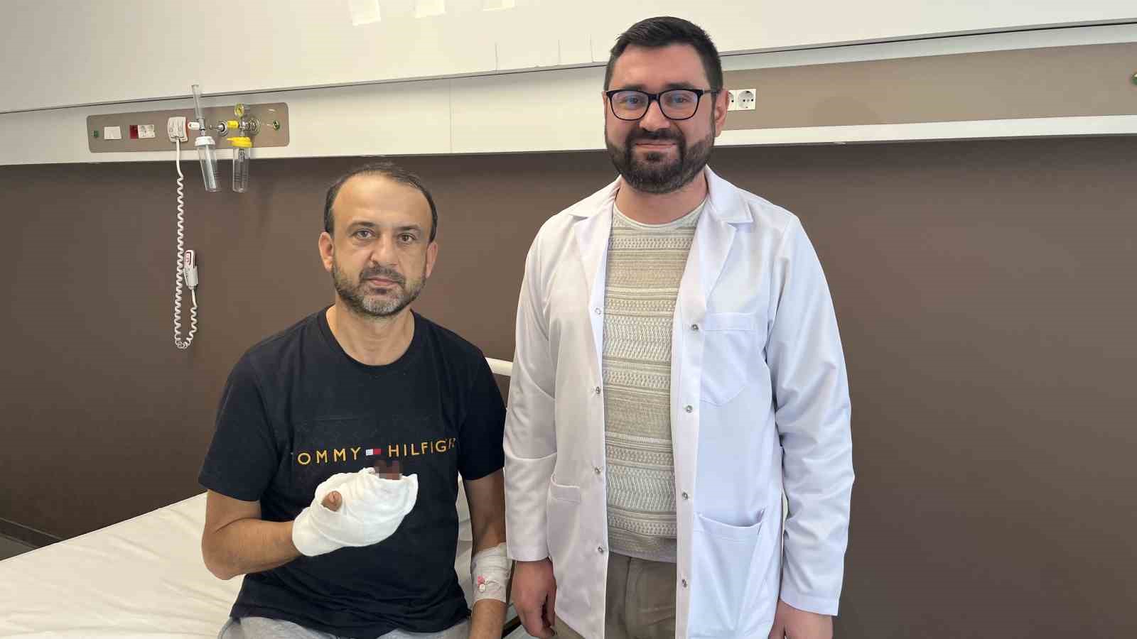 Bulgaristan'da parmağı koptu 14 saat sonra Türkiye'de yerine dikildi