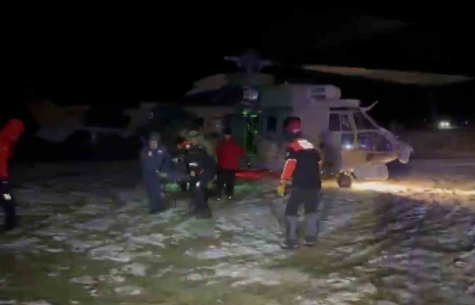 Konya'dan helikopter dağcılar için kalktı