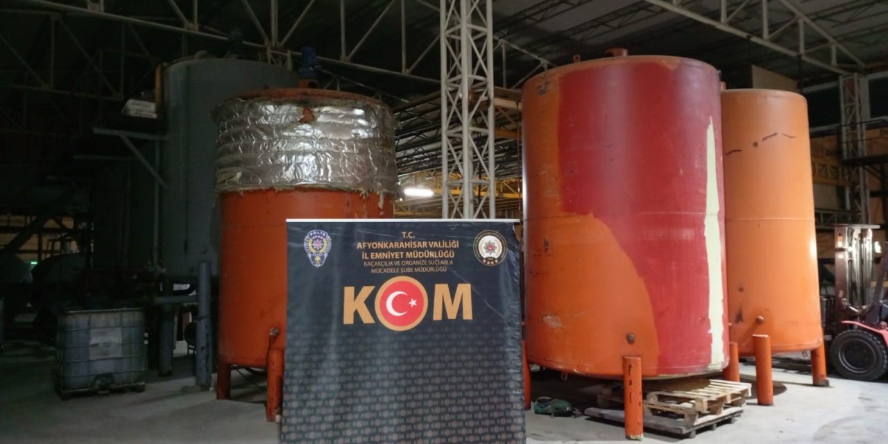 Afyon'da depoya baskın: 20 ton kaçak akaryakıt