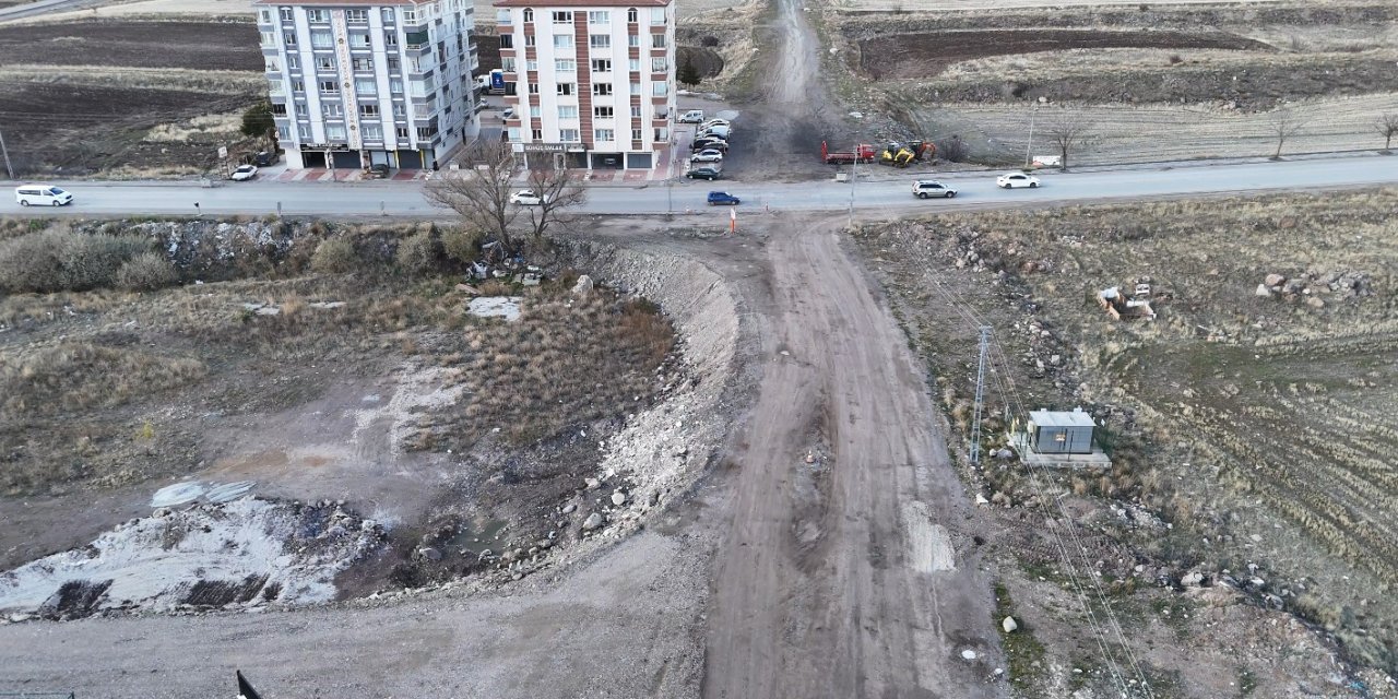 Bozuk yolu küçük öğrencinin videosu gündeme taşıdı