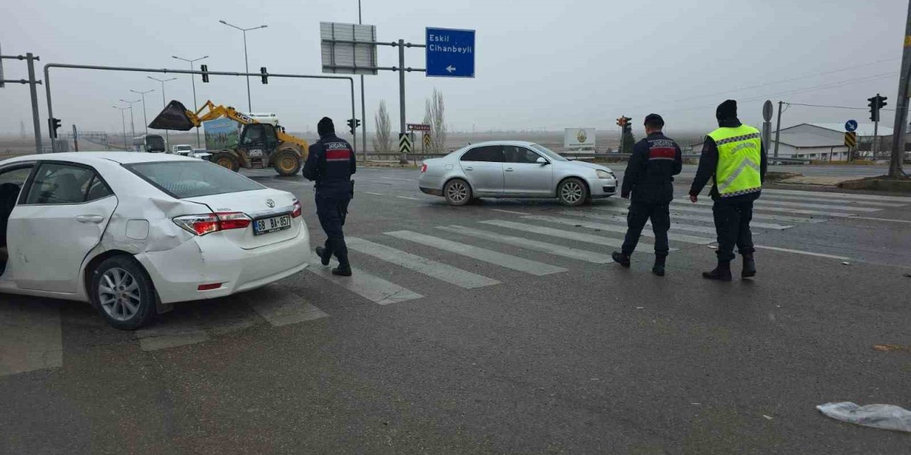 Konya yolunda hakemleri taşıyan araç kaza yaptı: 5 yaralı