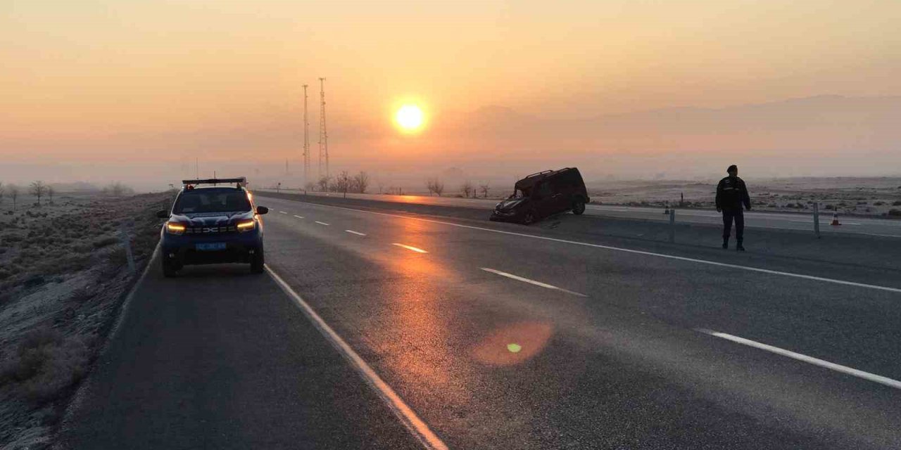 Hortu Mahallesi mevkiinde kaza: Hafif ticari araç devrildi