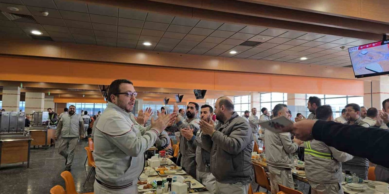 TOFAŞ’ta toplu sözleşme krizi: İşçilerden çatal-kaşık eylemi