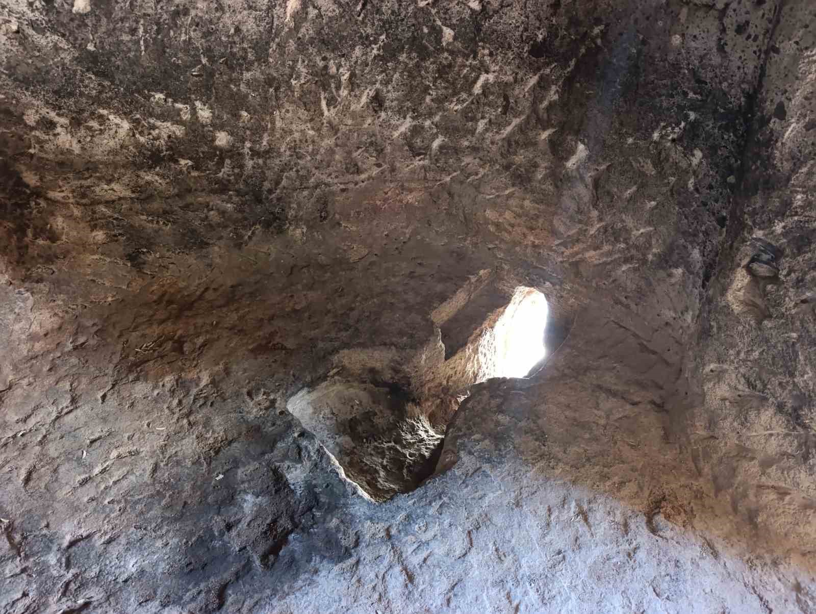 Dünyanın en eski alaturka tuvaleti Frig Vadisi'ne ilgiyi artırıyor