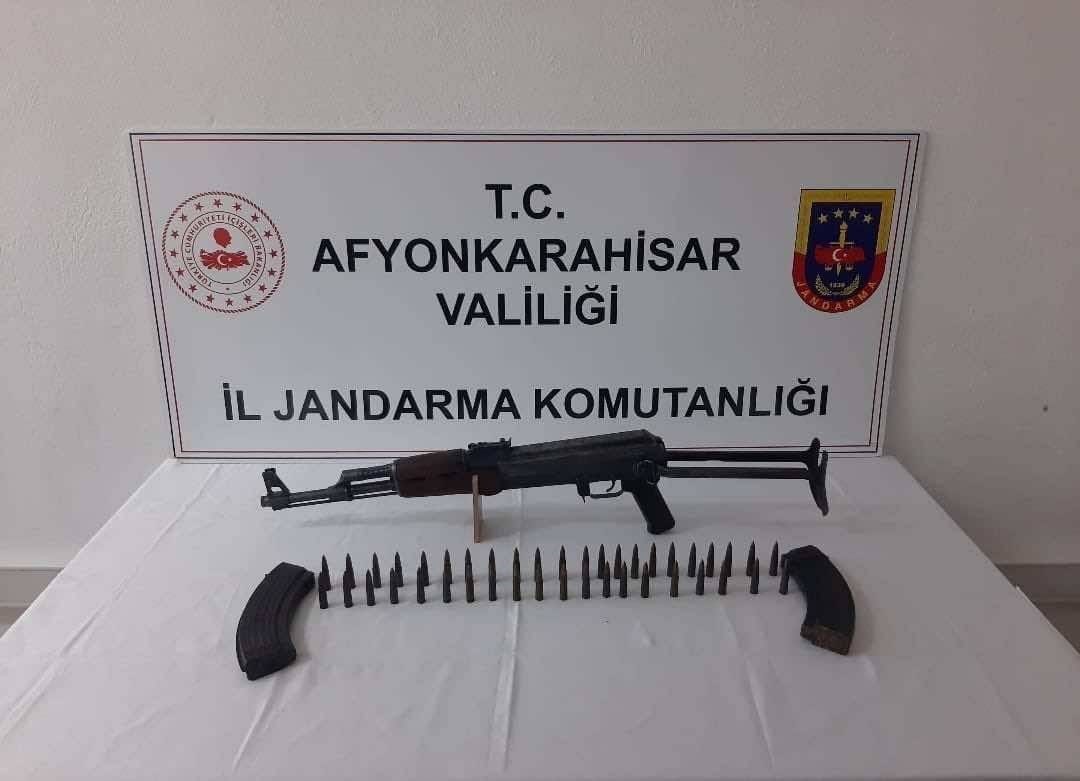 Afyonkarahisar'da Kalaşnikov şoku