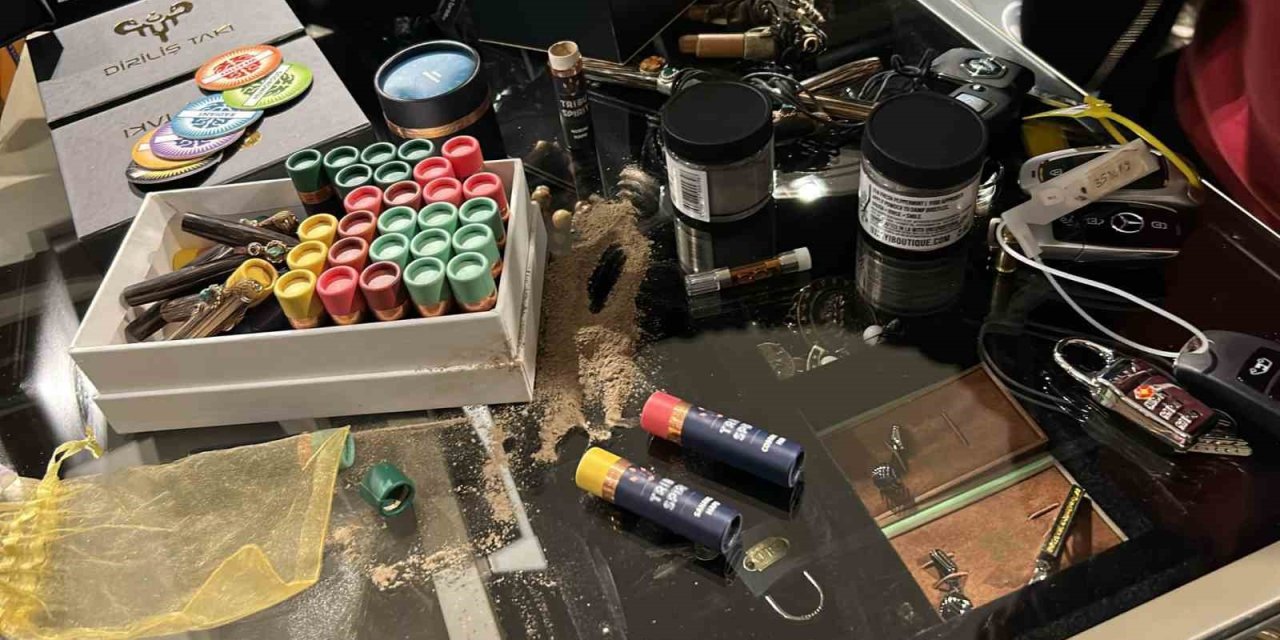 Ünlülere Operasyon Sürüyor: Ezgi Eyüboğlu Dahil 8 Gözaltı