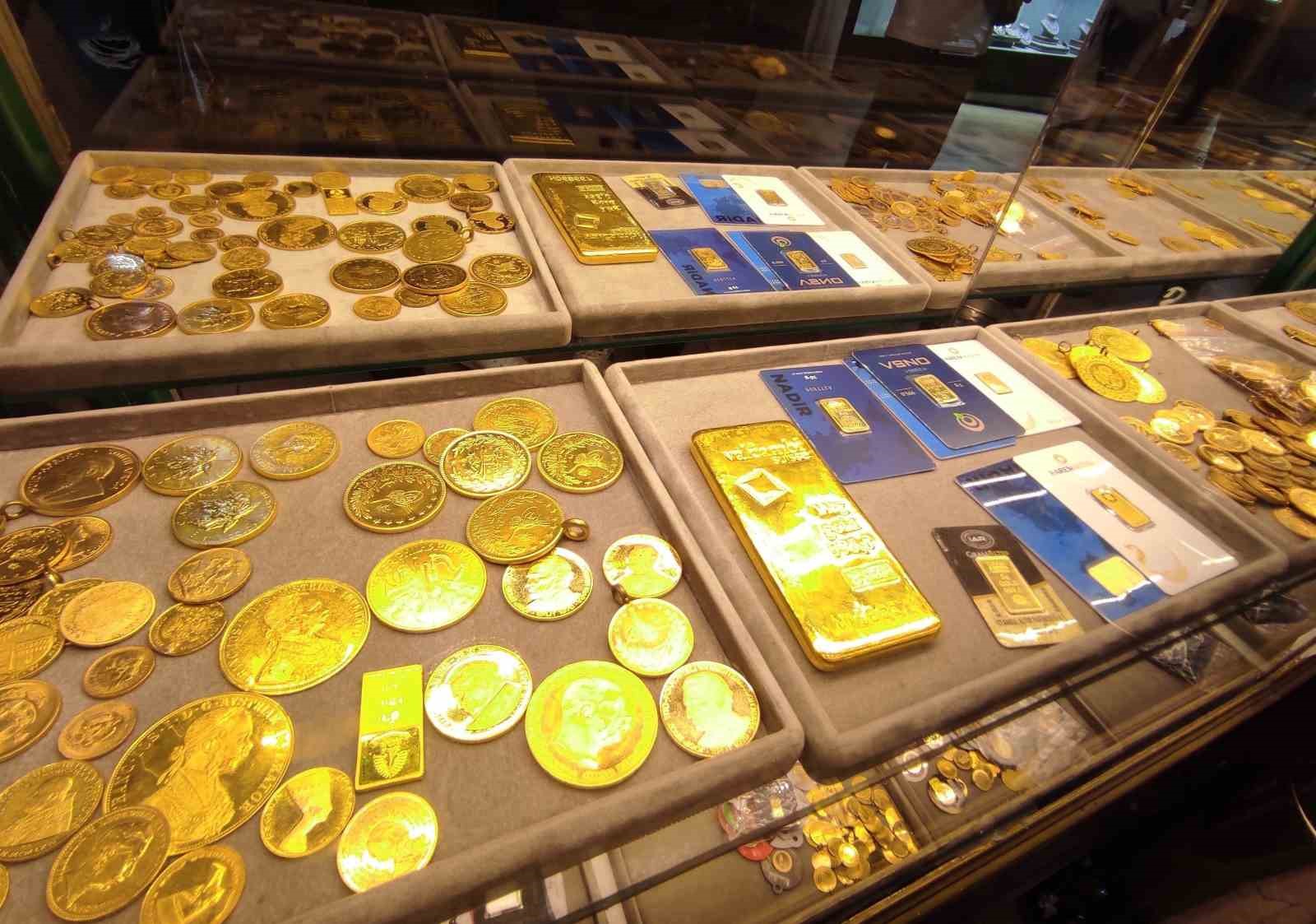 Dünya karıştı altın yine uçtu