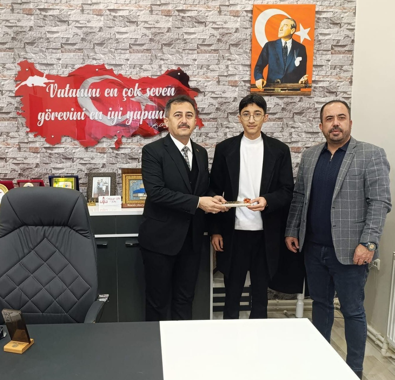 Afyon'un gururu! Bolvadinli genç hatipten büyük başarı