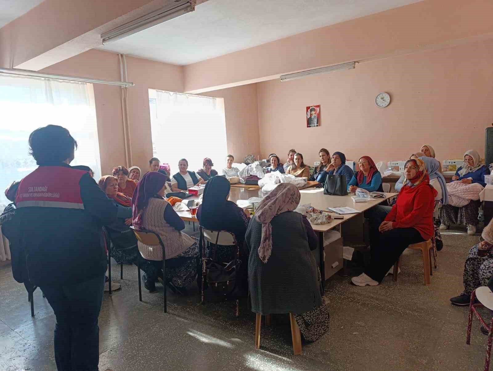 Afyonkarahisar’da günde 1 buçuk toplantı