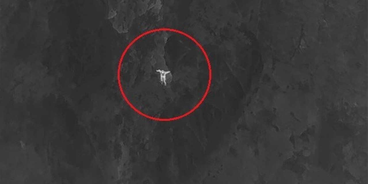 Dağda mahsur kalan gencin yardım çağrısı kum ocağında duyuldu