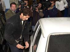 Çaldıkları otomobili terk etmişler