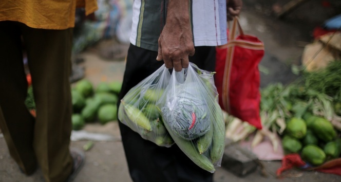 Zincir markete banka açtıran uygulama! 2026 plastik poşet fiyatı belli oldu