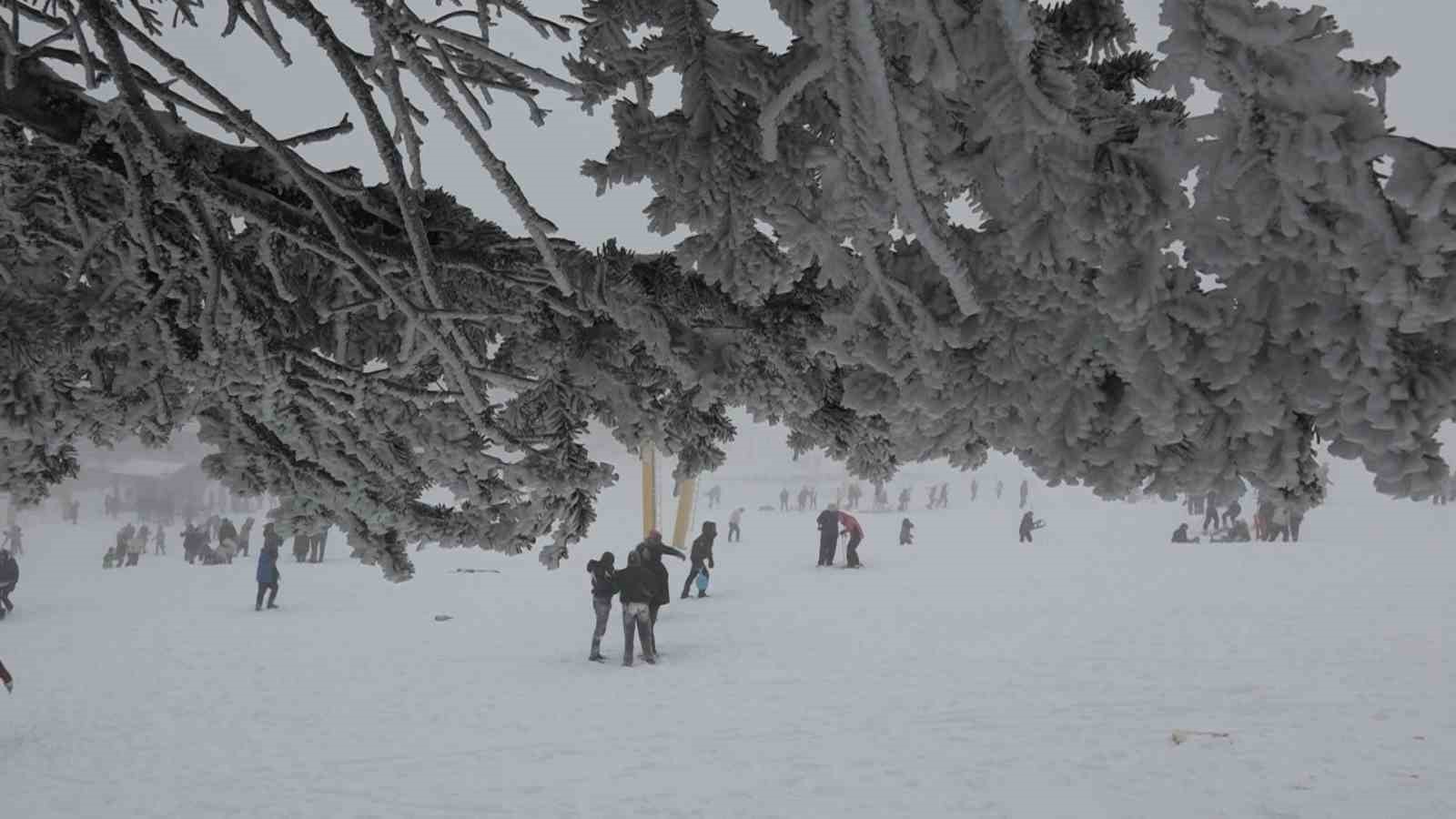 Kar kapladı Uludağ doldu taştı