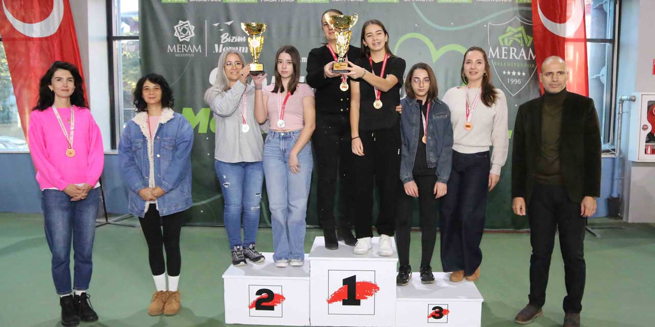 Aile Kort Tenisi Turnuvası Meram’da Tamamlandı