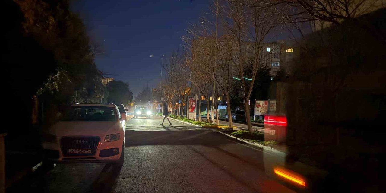 Sokaklar Günlerdir Karanlıkta: Aydınlatma Arızaları Tepki Çekiyor